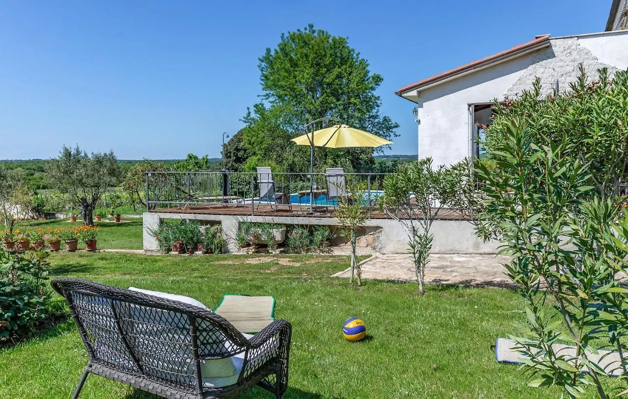 Villa Novela Pula