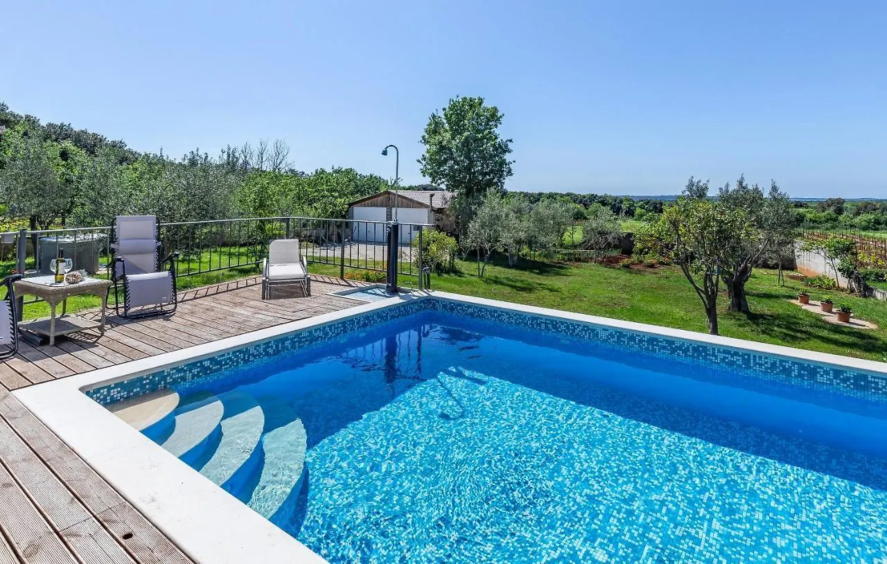 Villa Novela Pula