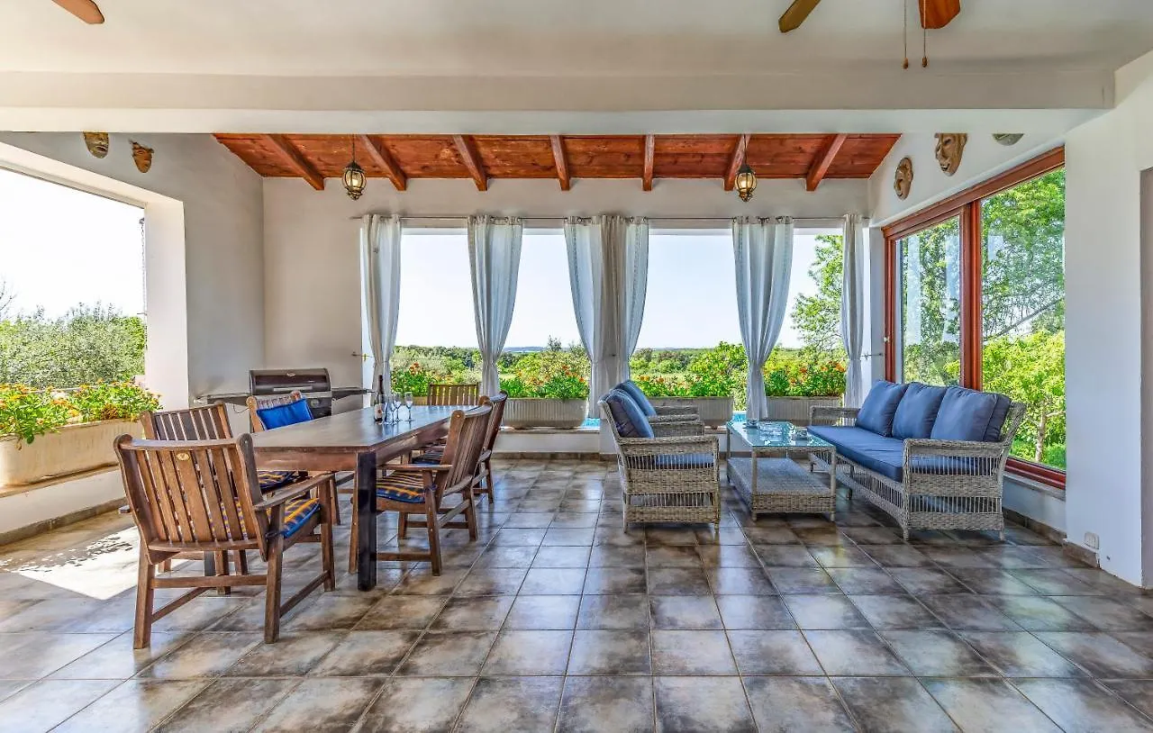 Villa Novela Pula
