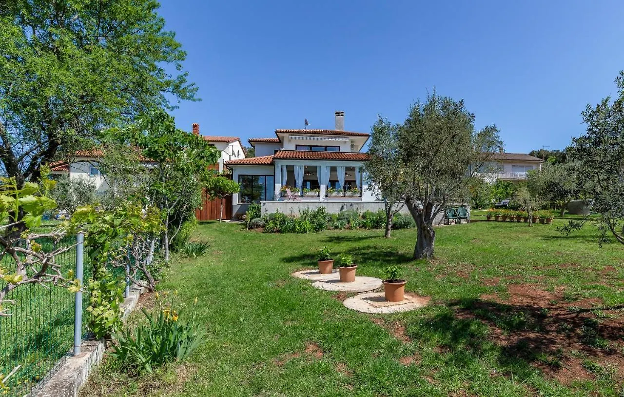Villa Novela Pula